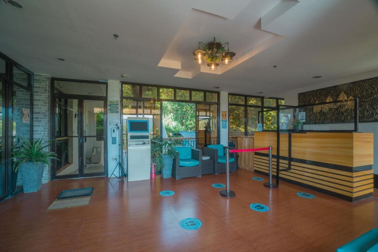 Skylodge Resort Coron Exterior photo