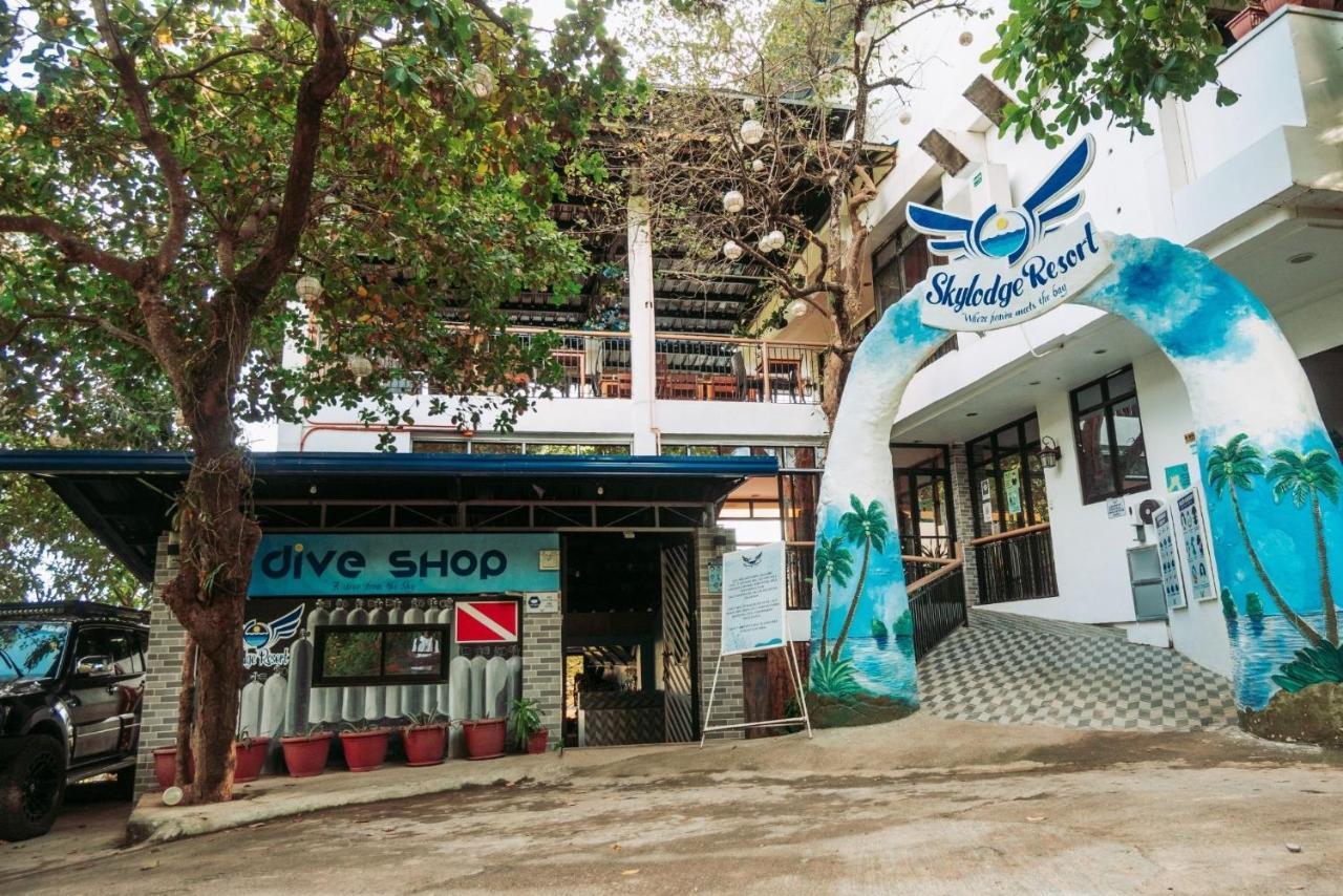 Skylodge Resort Coron Exterior photo