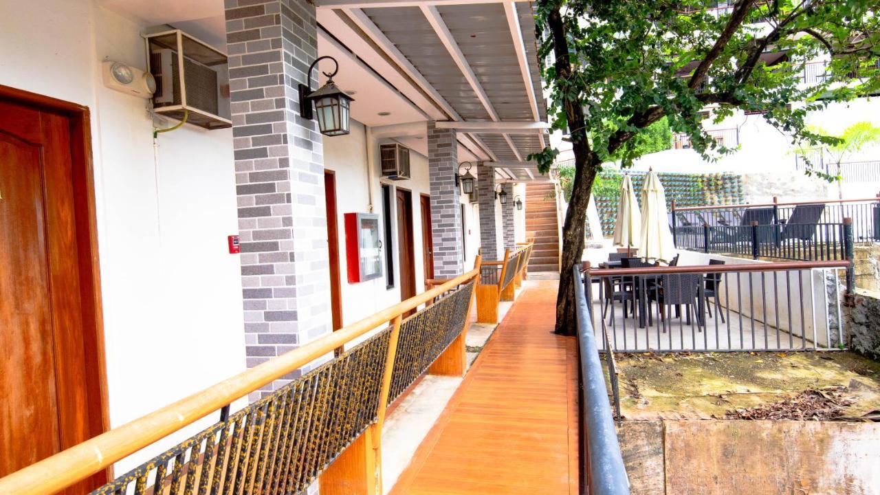 Skylodge Resort Coron Exterior photo